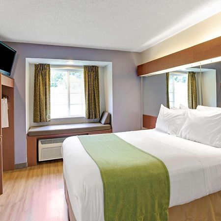 Microtel Inn & Suites By Wyndham Чероки Екстериор снимка