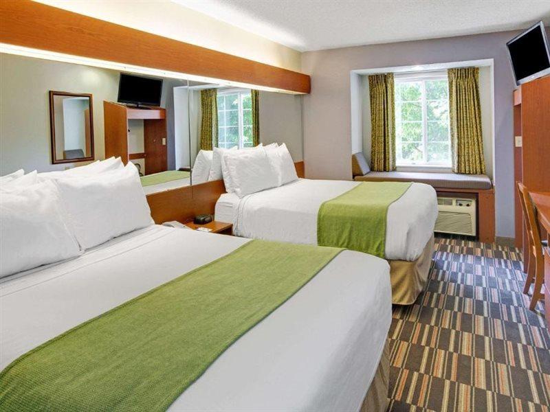 Microtel Inn & Suites By Wyndham Чероки Екстериор снимка