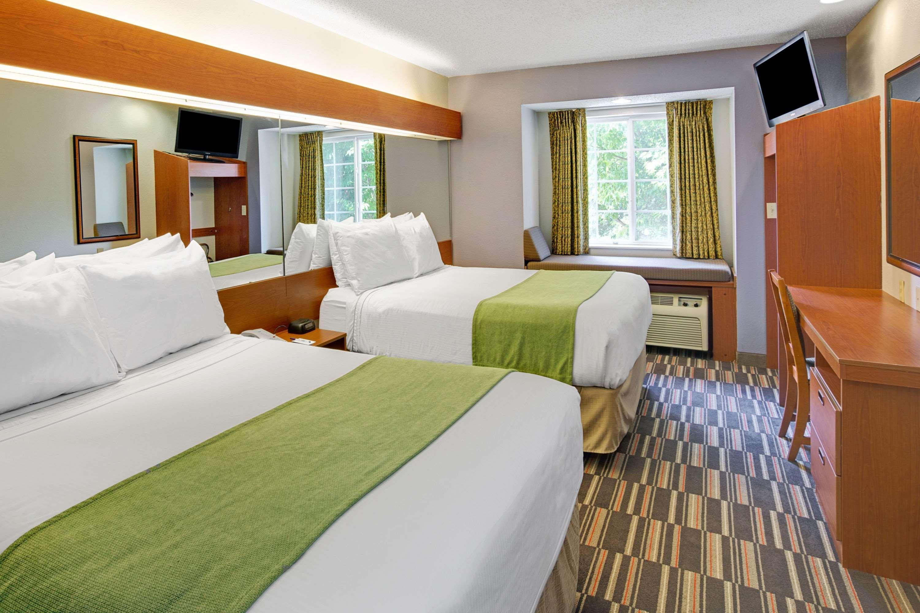 Microtel Inn & Suites By Wyndham Чероки Екстериор снимка