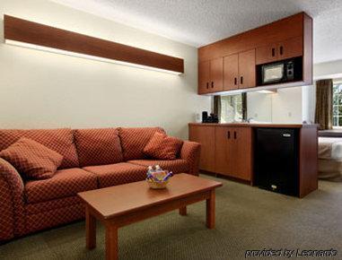 Microtel Inn & Suites By Wyndham Чероки Стая снимка